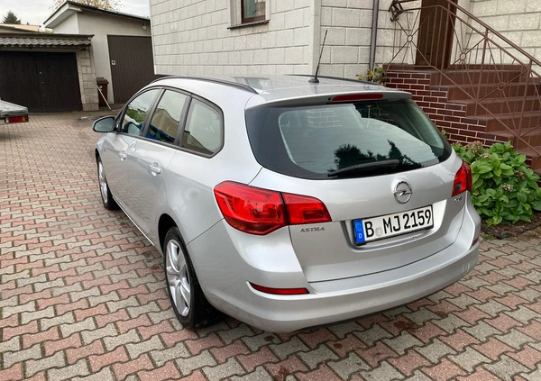 Opel Astra cena 16900 przebieg: 224000, rok produkcji 2010 z Kostrzyn małe 92